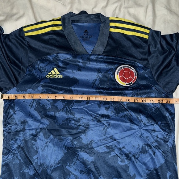 ADIDAS REPLICA COLOMBIA SOCCER JERSEY - Picture 6 of 7